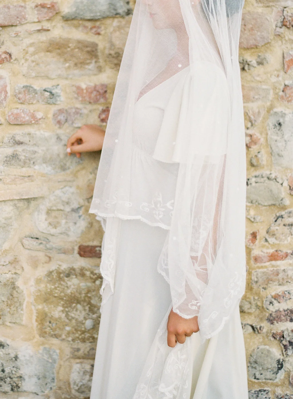 VickiGraftonPhotographyItalyTuscanCastelfalfiWeddingPhotographer-48.jpg