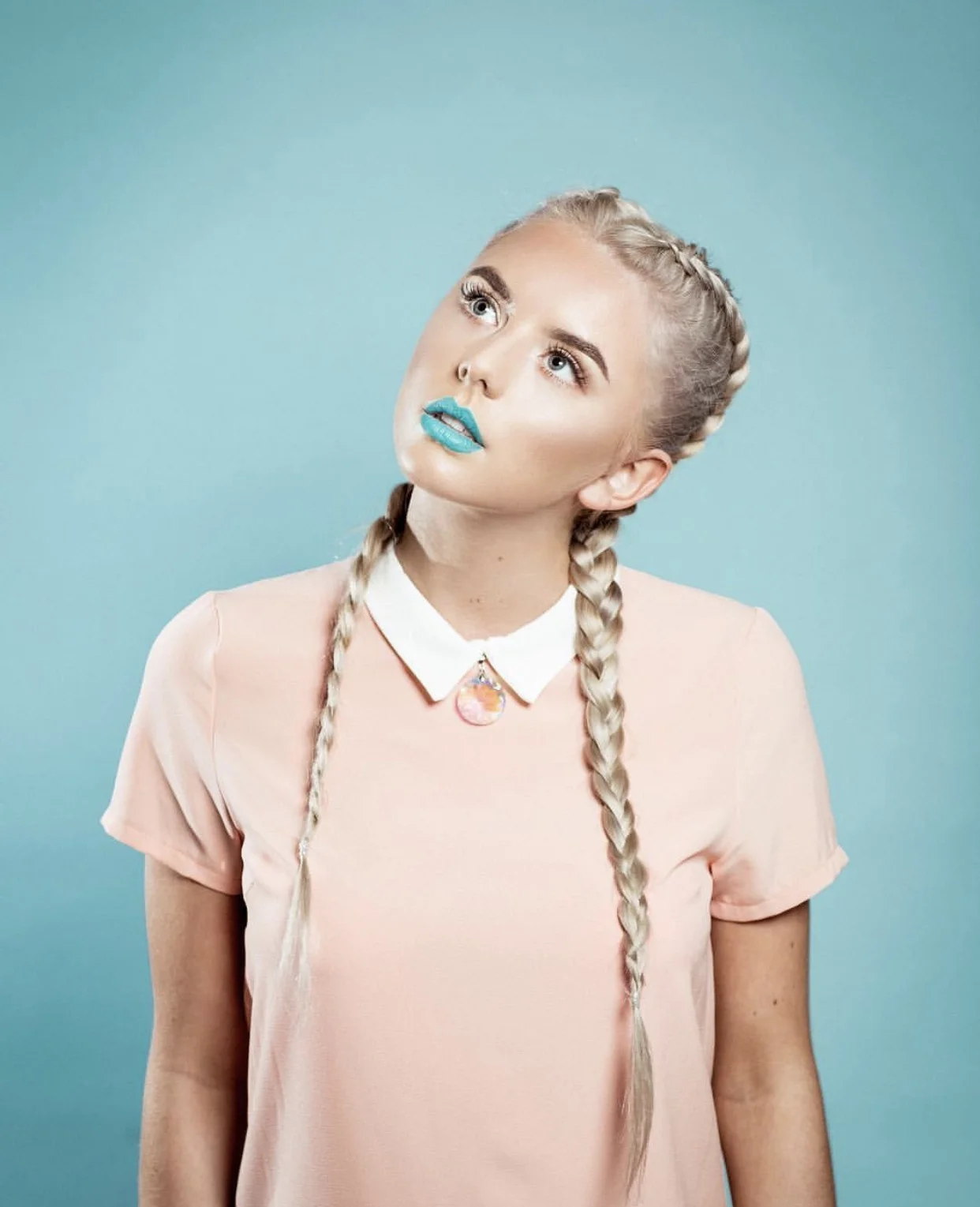 RACHEL DAVIS Photo | Dyllan Hackett Makeup | Timaree Hair | Marley Turner