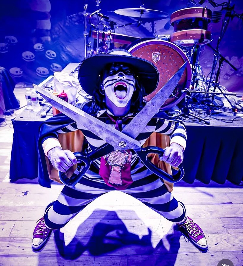 PORTLAND OR TONIGHT, Salem OR tomorrow and then off to Chicago for @riot_fest all dates and info on www.officialmacsabbath.com #macsabbath pic by @frannykovacs