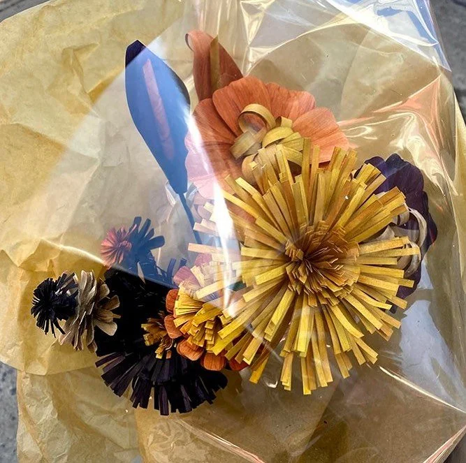 💐 bouquet of mixed paper flowers sold @noguchimuseum store last year 

💐 zinnia, spider mums, calla lilies, calendula, cosmos 

💐 custom, made to order

💐 watercolor on 60 lb paper 

💐 link in bio ✨
