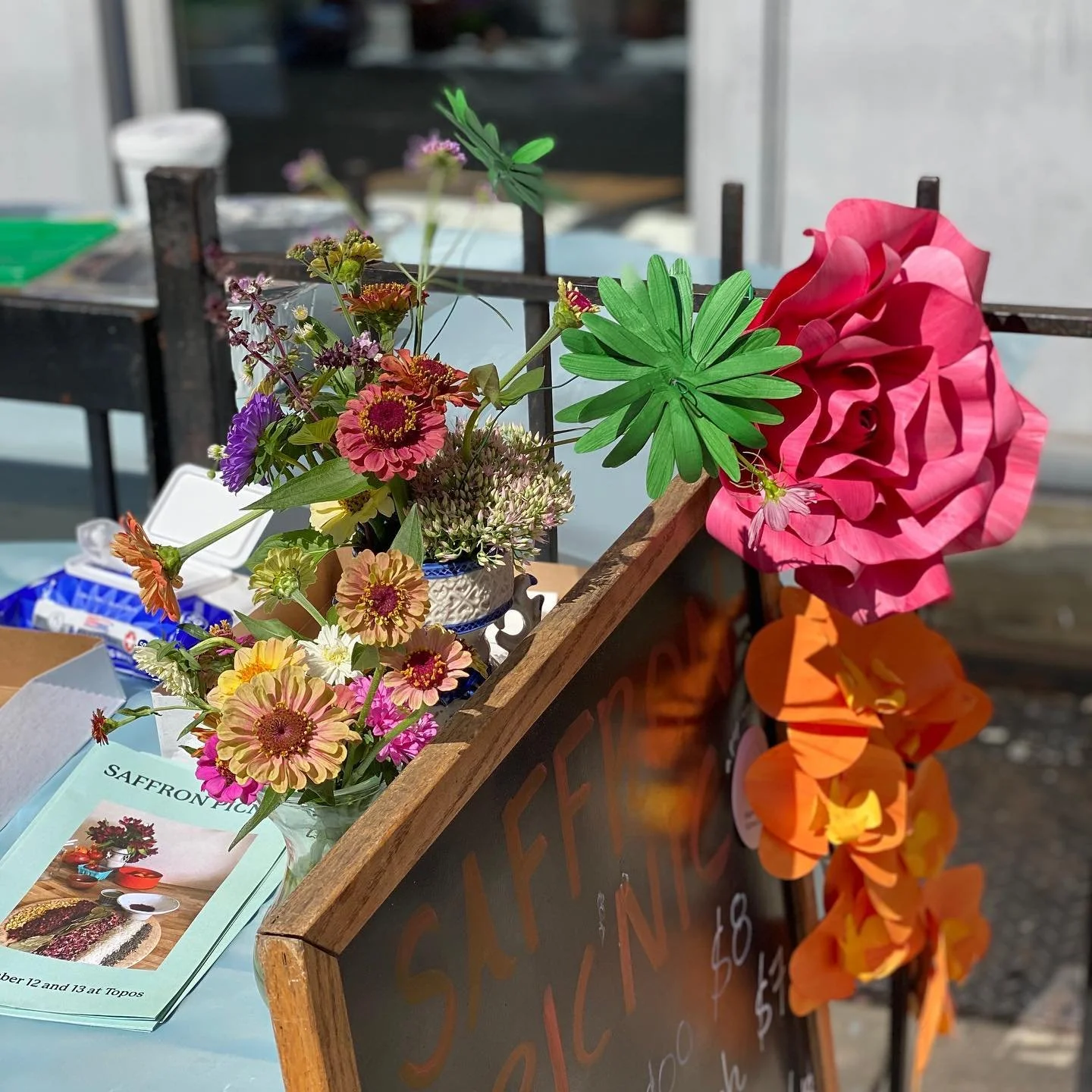 ✨IN THE WILD ✨📄🪸📄🐚📄🪷 paper orchid, rose &amp; cosmo at @annazhg &lsquo;s Saffron Picnic