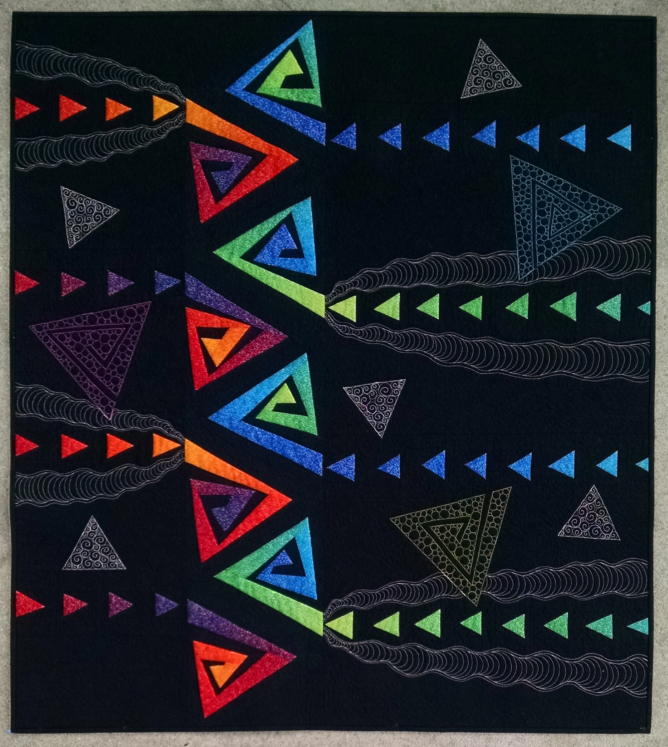 3. Free Styling, Spiraling & Flying Geese November 2017 47” x 52” Improv pieced spirangles sparkle and dance in this modern remake of the traditional flying geese quilt design. Exhibits/Awards: Juried into Pacific International Quilt Festival (October 2018), awarded 1st Place Modern Quilts for California State Fair (July 2018), juried into Modern Quilt Guild’s QuiltCon (February 2018). Blog Post