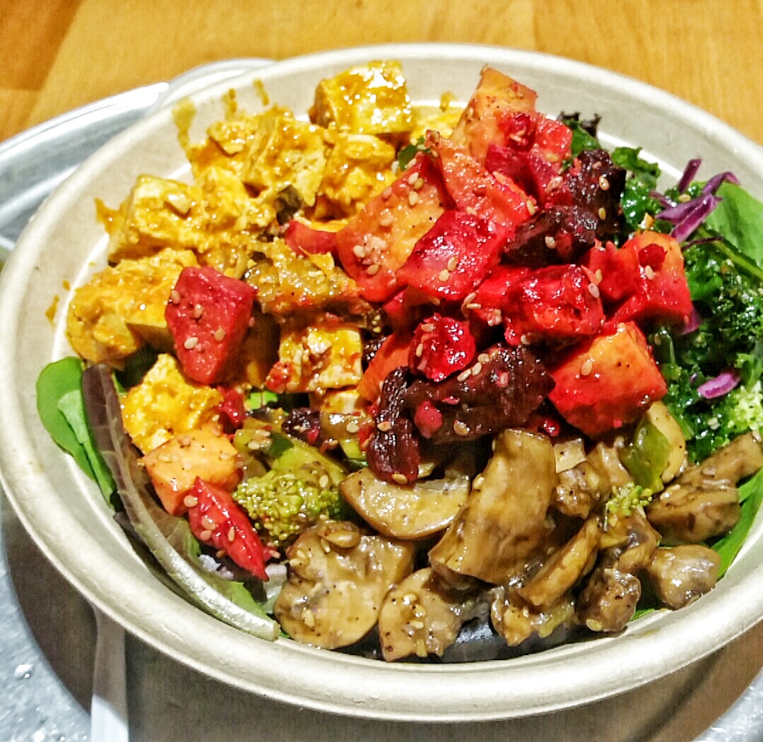 Tofu Salad Bowl with beets, kale and mushrooms (Source: Julie Weinstock)