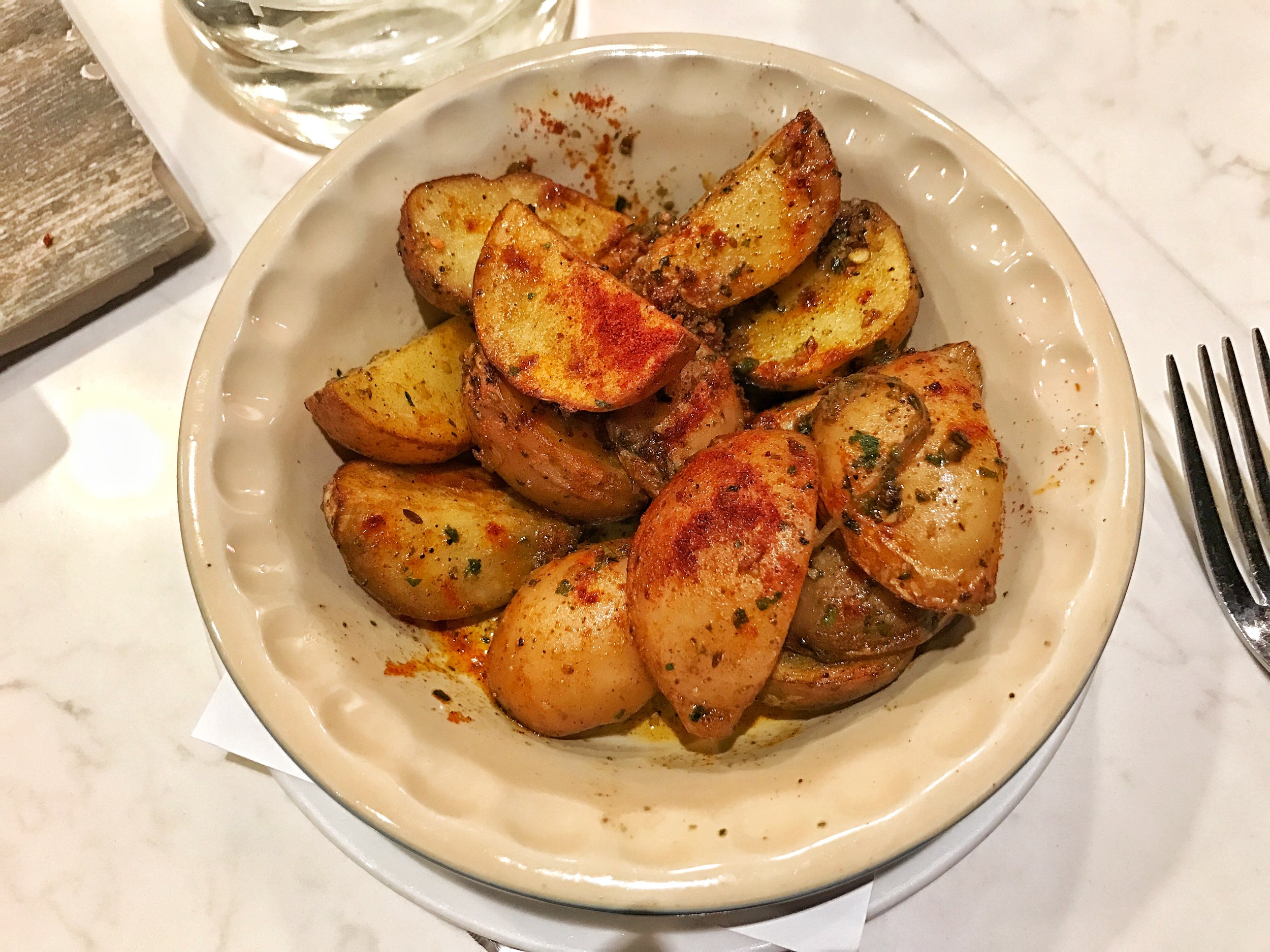 Roasted potatoes with paprika, rosemary and garlic