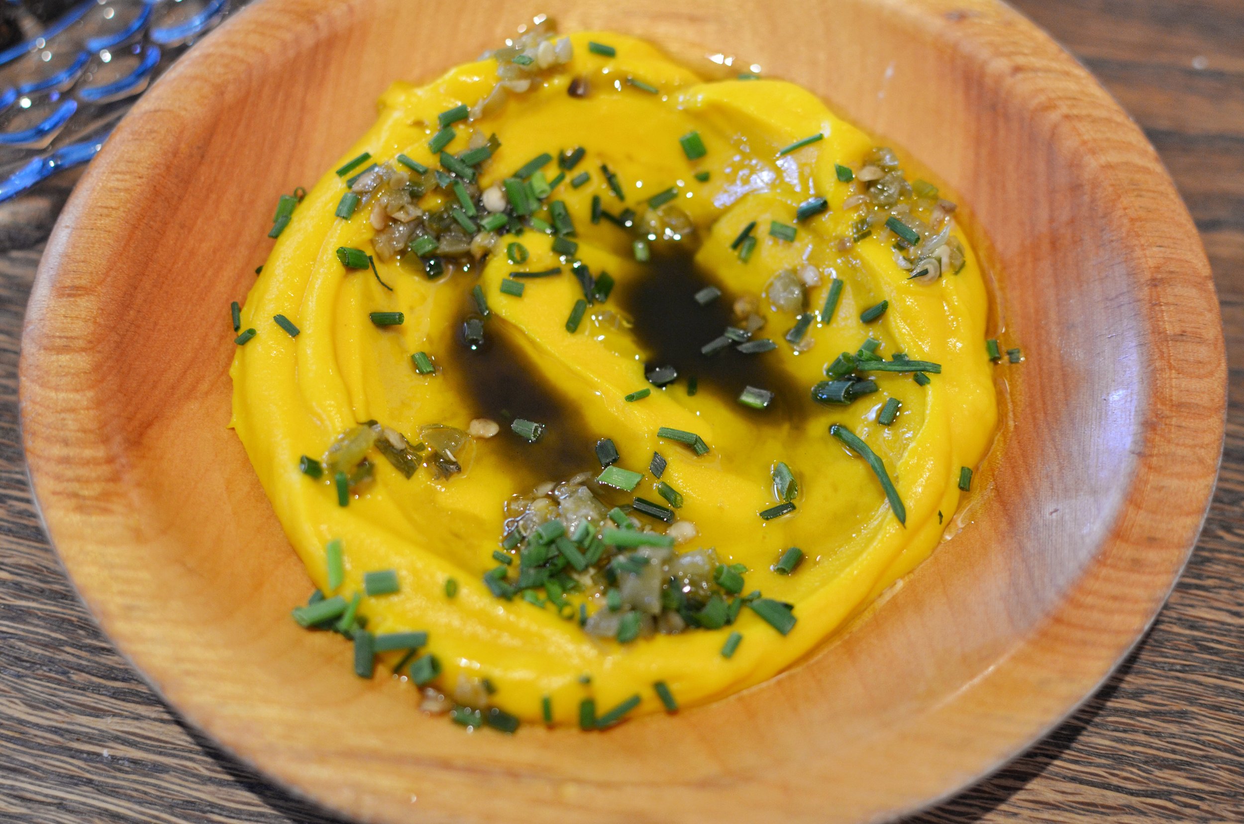 Kabocha pumpkin hummus with a side of toasted rye bread