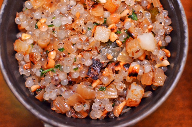 Tapioca pilaf with peanuts
