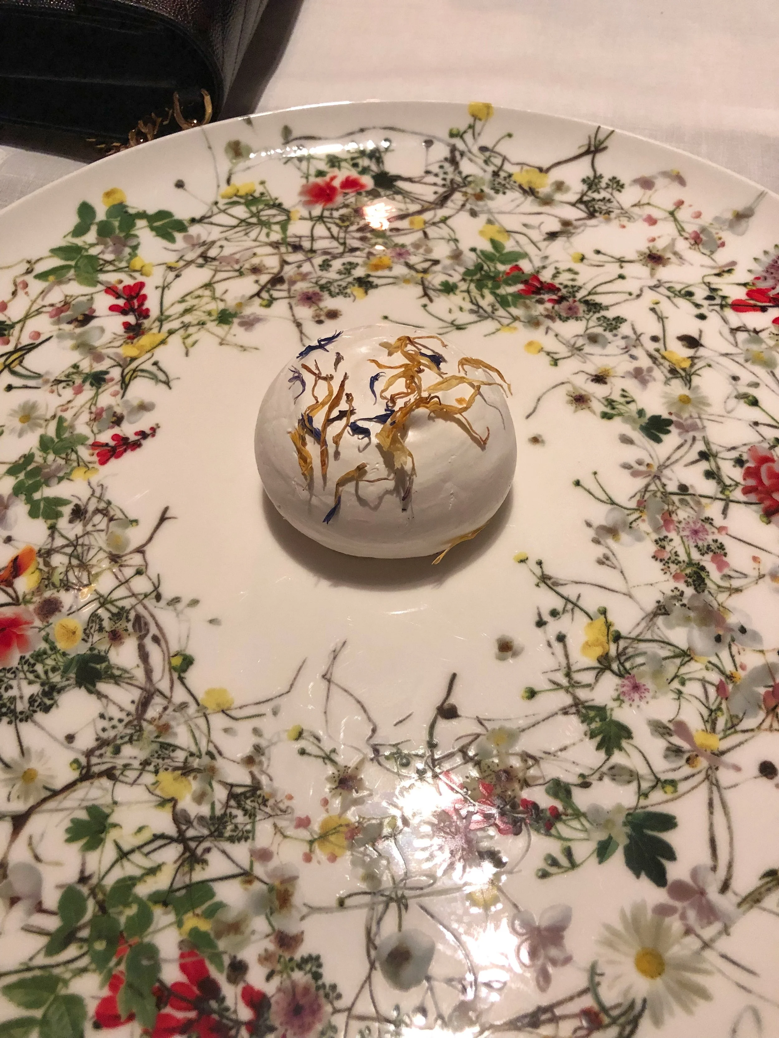 Fleurs de Jardin Vacherin, strawberry sorbet and pistacchio mousse