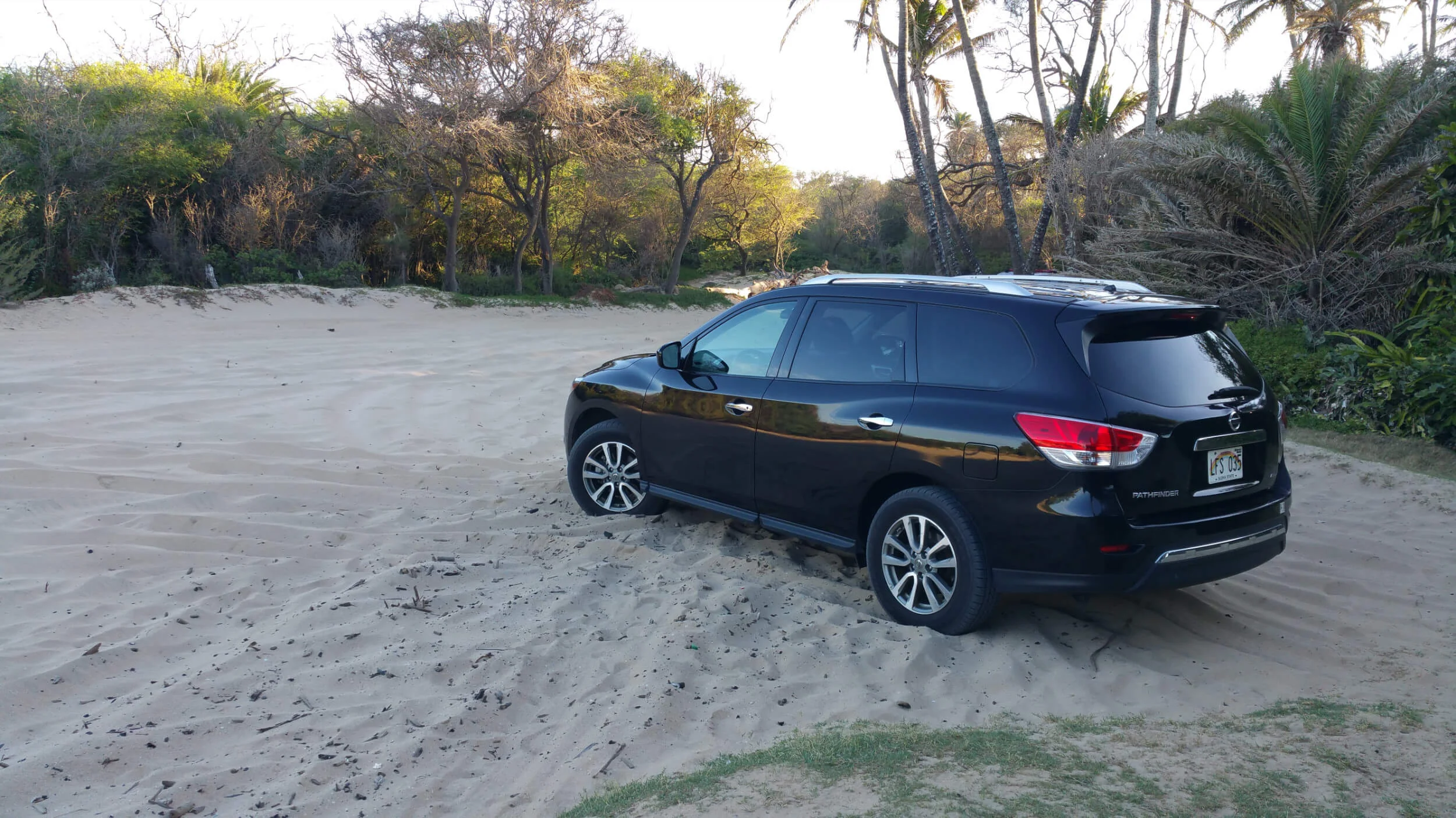 2016 Nissan Pathfinder beach 4 Wheeling.jpg