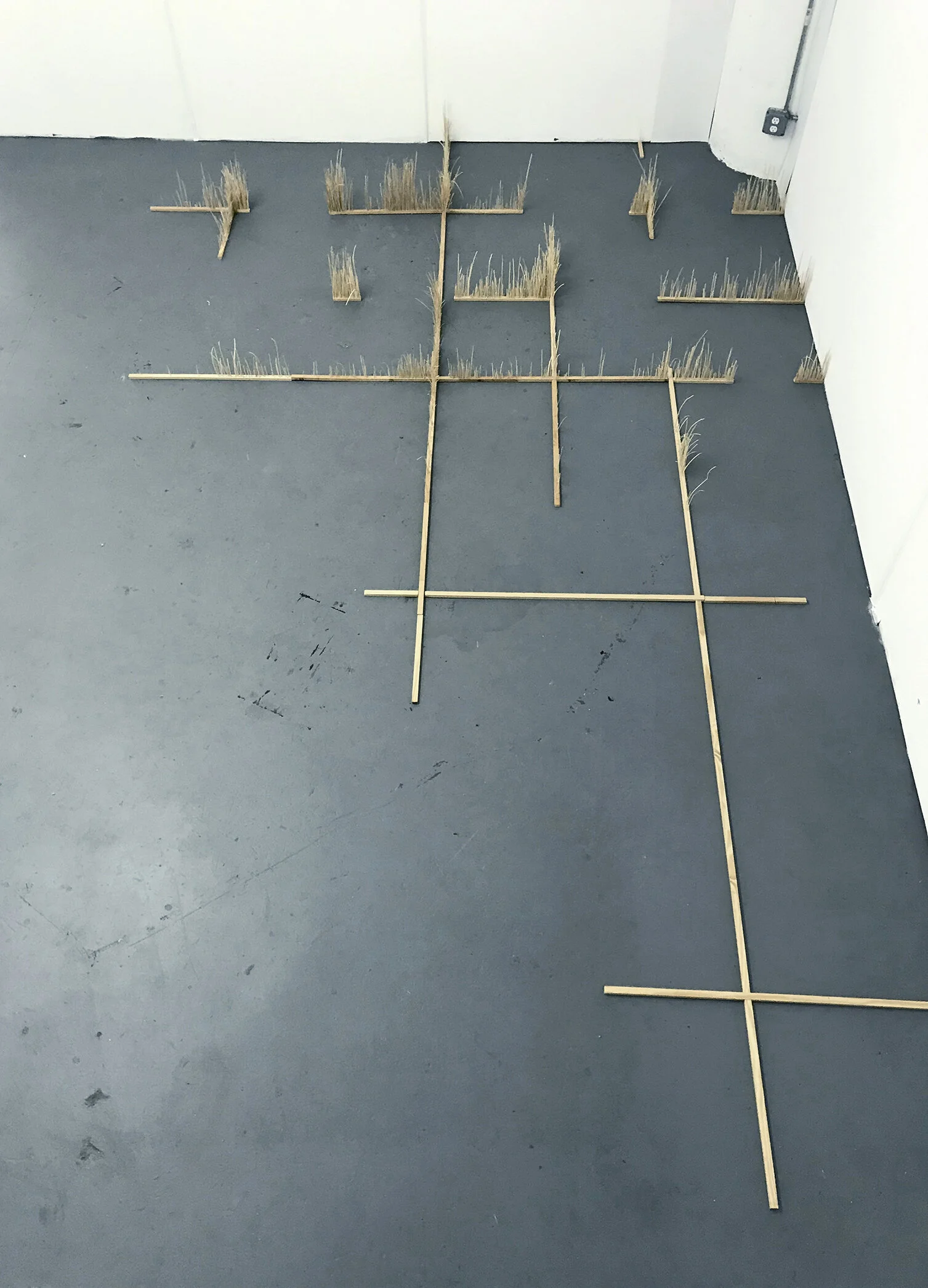 HARTLEY_CRACKS_01.jpg