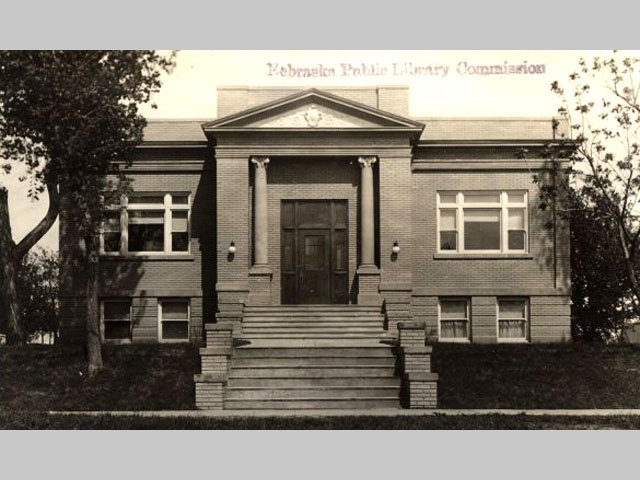 The College View Public Library built in 1914 was one of five in Lincoln and surrounding towns (that became parts of Lincoln) constructed with the financial assistance of Andrew Carnegie. Carnegie grants included requirements that resulted in similar