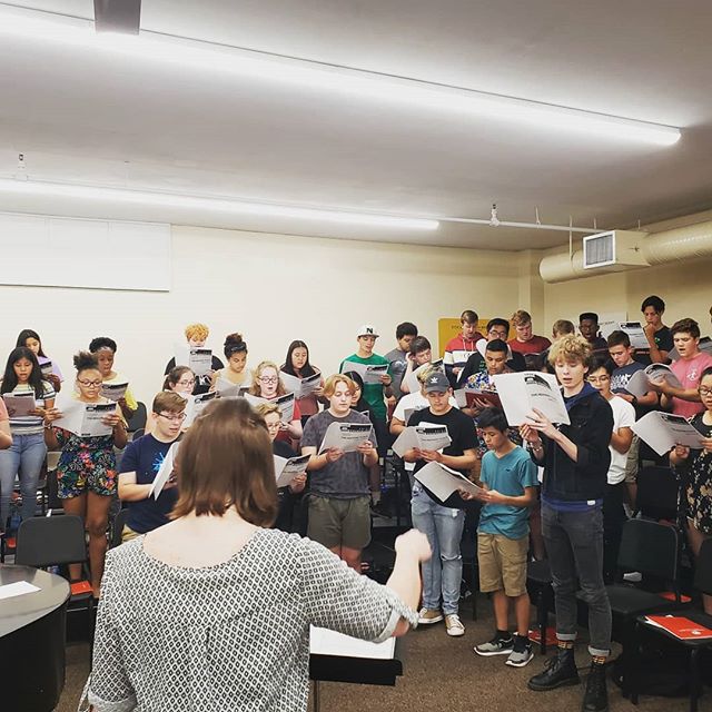Lincoln, Roosevelt, and North Chamber Choirs gathered for an All State preparation camp with guest clinician Jaqui Giltner. @gillygillyj @desmoinespublicschools