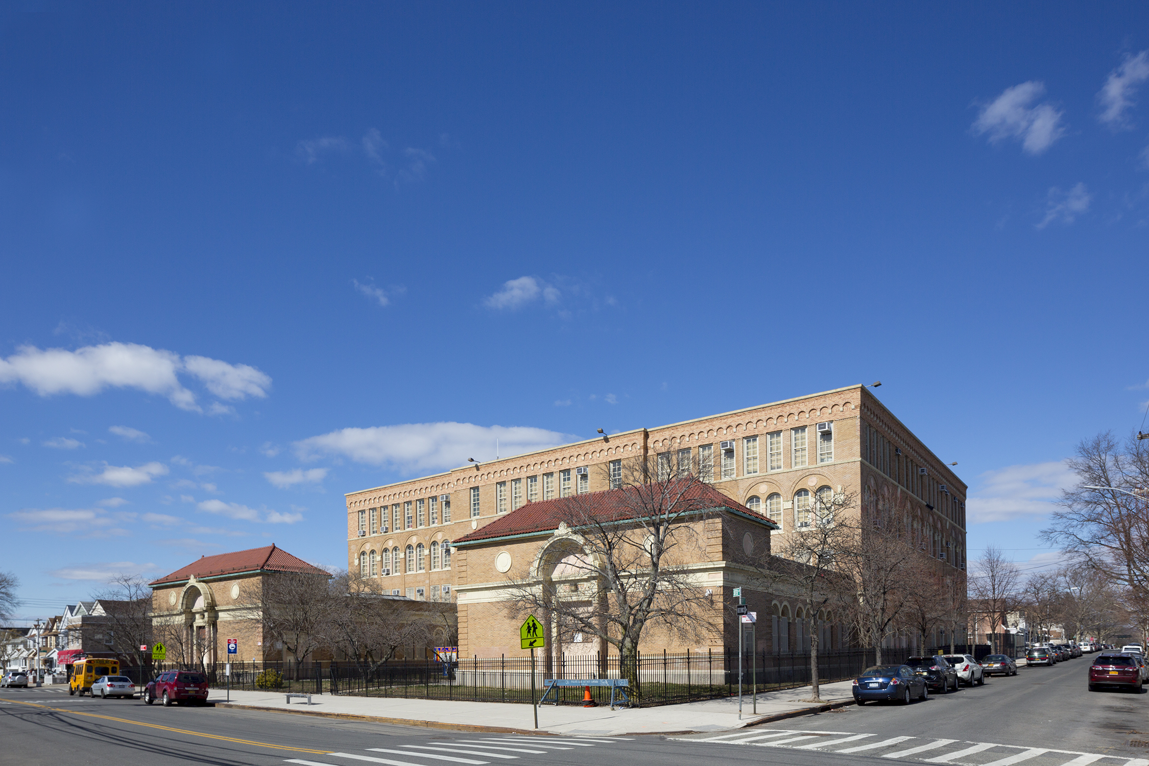 PS 63Q Exterior