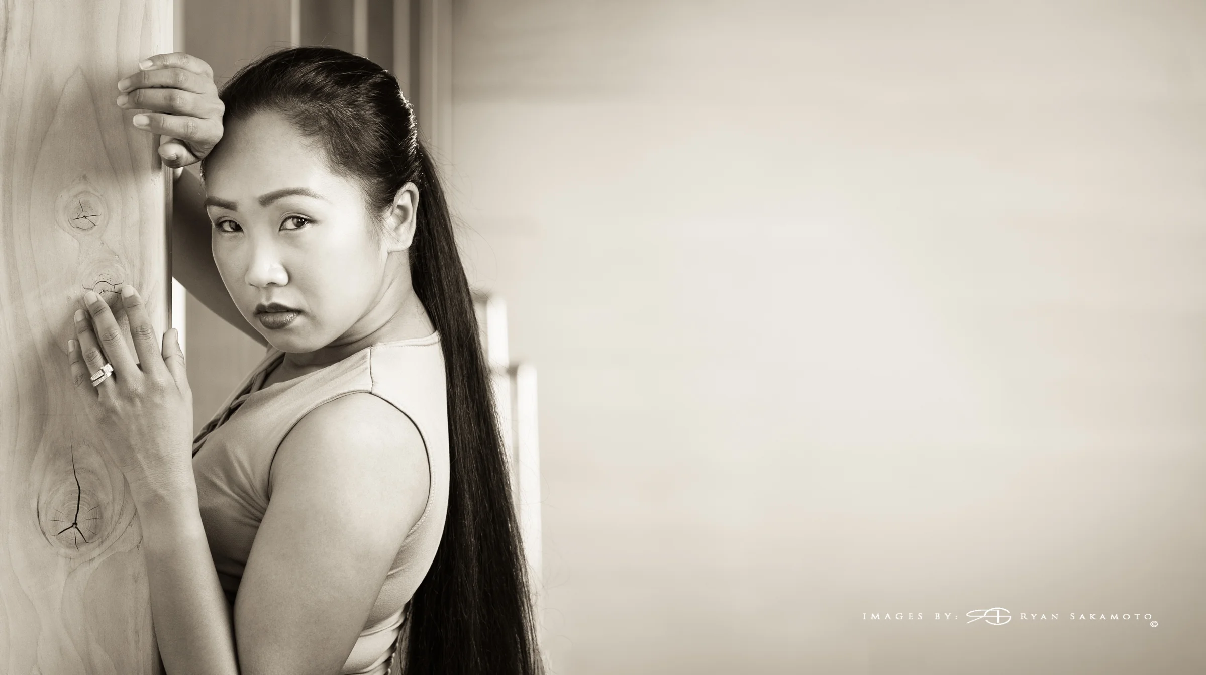 Sony A7S II | 1/40 sec | f/3.5 | ISO 320 Zeiss Batis 85mm f/1.8, Icelight 2, hand held Model Cy C