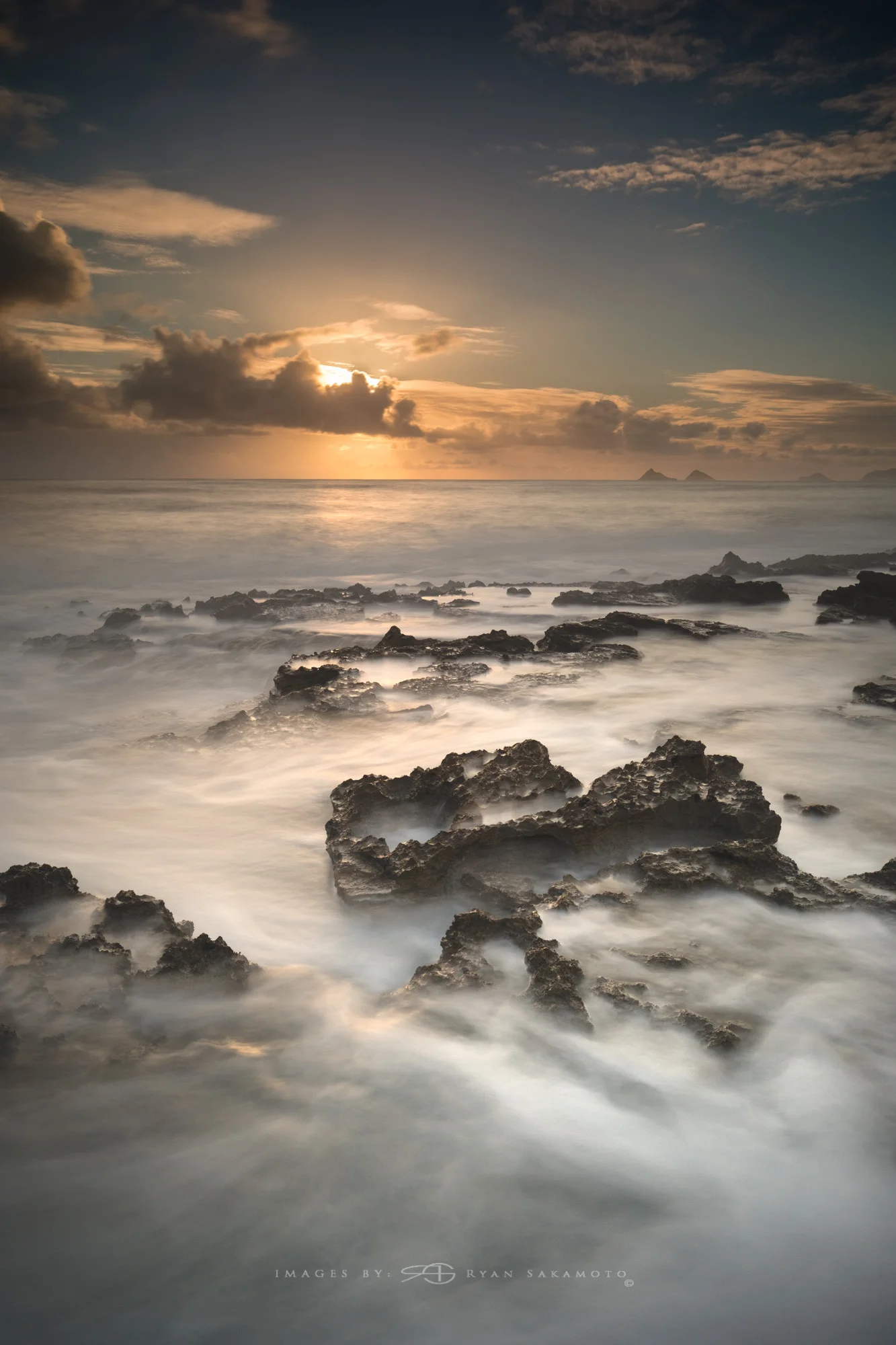 Castle Beach Kailua...11.26.16 Lee Filter Little Stopper 4 stop medium grad Fuji XT2 | 6.5 sec. | f/8 | ISO 200 | XF16mm f/1.4 R WR Edited in Lightroom CC 2017 Copyright 2016 Ryan Sakamoto, All rights reserved