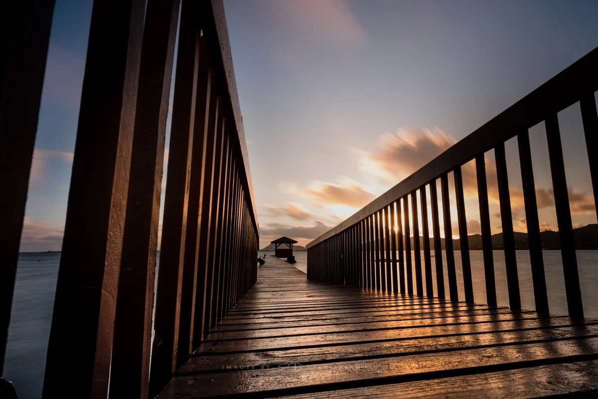 Sunrise Kaneohe Beach Park, Kaneohe, Hawaii Fuji XT2 | 30 sec. | f/8 | ISO 200 | Fujinon XF 10-24mm f/4 R OIS Edited in Lightroom & Photoshop CC 2017 Copyright 2017 Ryan Sakamoto, All rights reserved