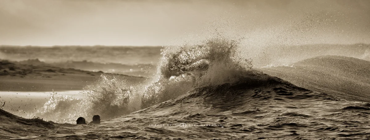 Sunrise at Sandy Beach, Honolulu, Hawaii Fuji XT2 | 1/1250 sec. | f/5.6 | ISO 400 | Fujinon XF100-400mm f/4.5-5.6 R LM OIS WR Edited in Lightroom & Photoshop CC Copyright 2017 Ryan Sakamoto, All rights reserved