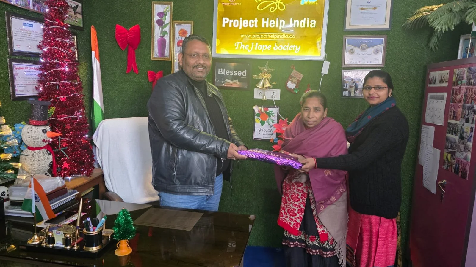 PHOTO-2025-12-17-15-34-33 4.jpg