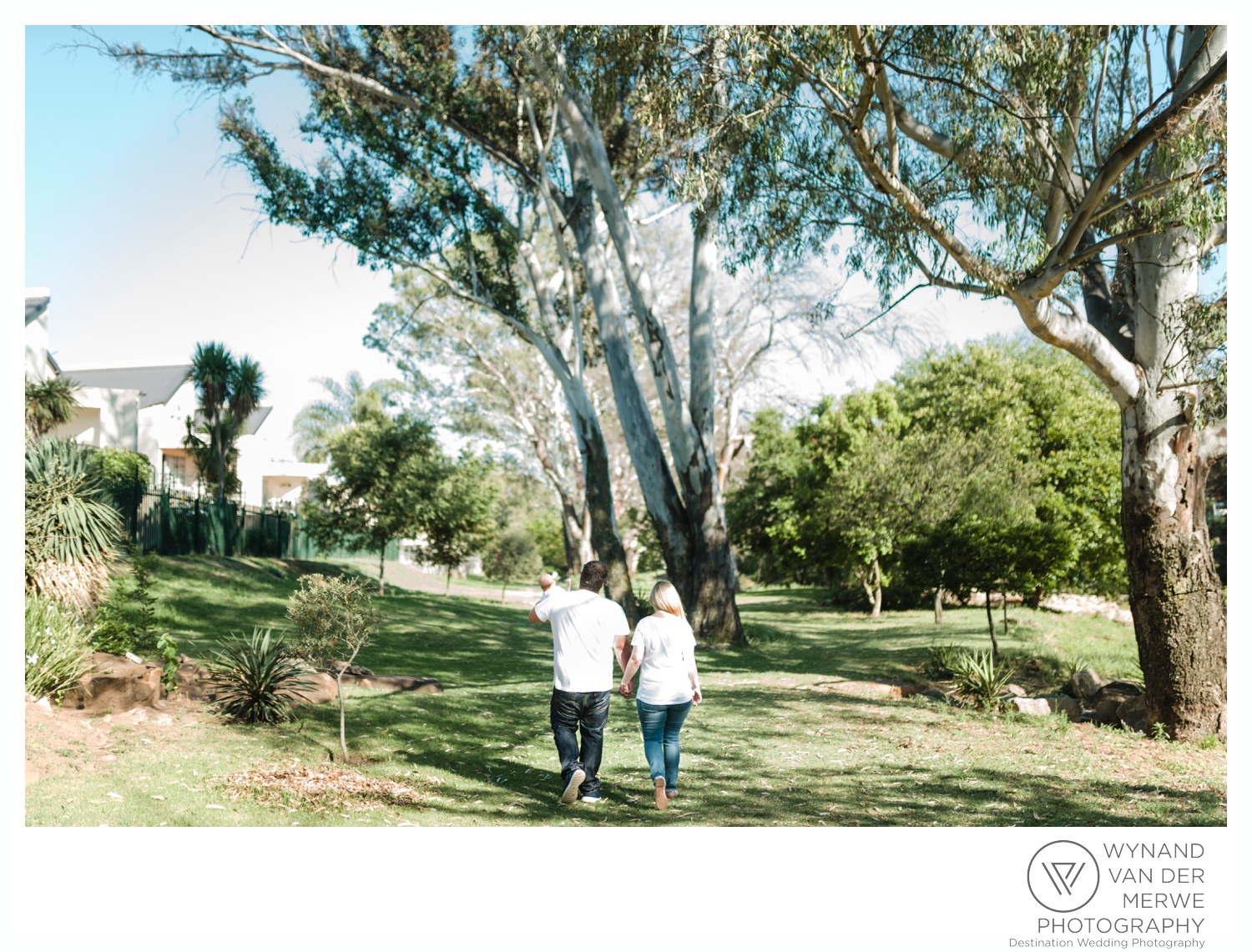 Family photography next to a river