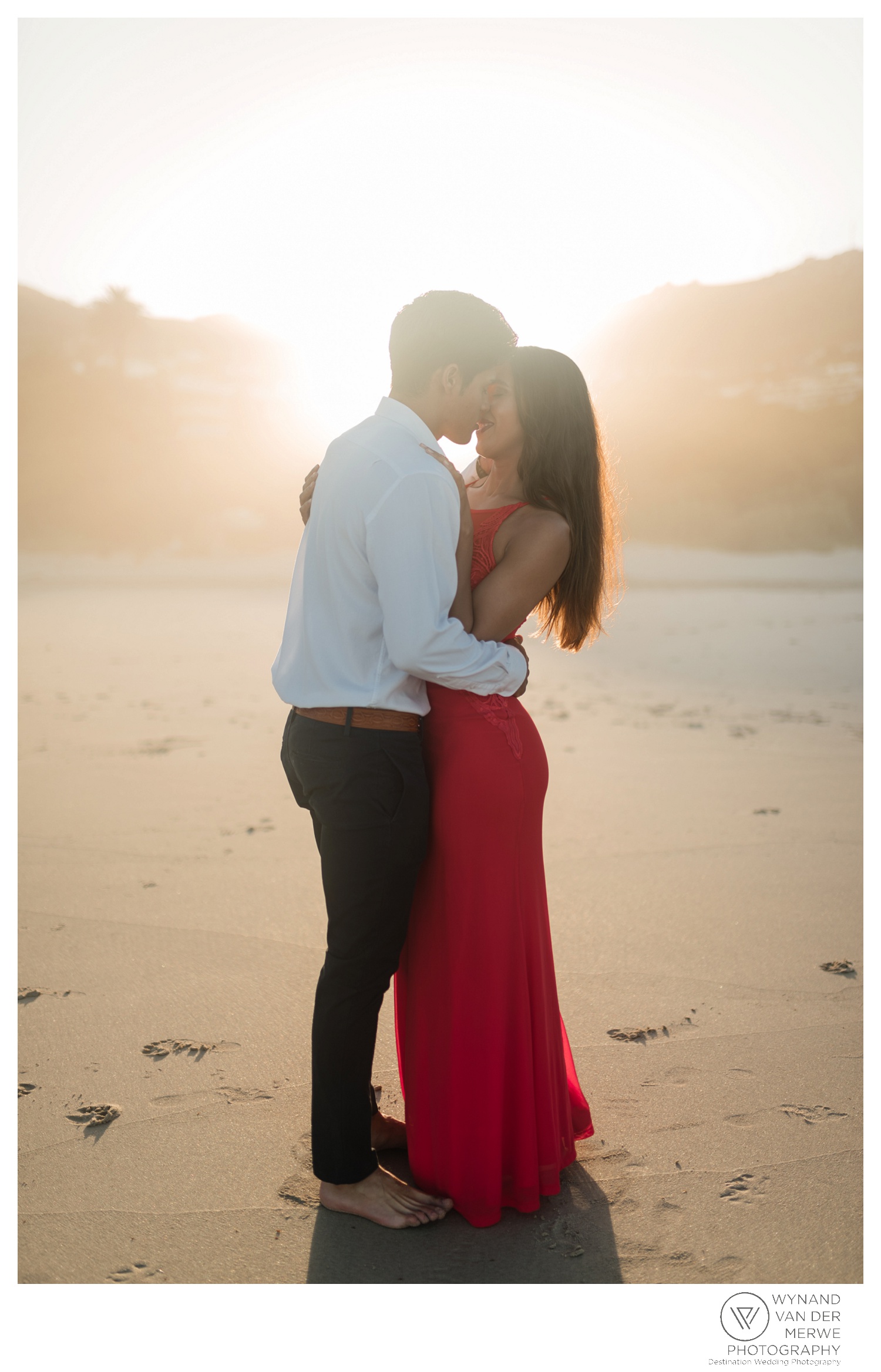 WvdM_engagementshoot_engaged_couple_prewedding_llandudno_cliftonbeach_beach_formal_southafrica_weddingphotographer_greernicolas-39.jpg