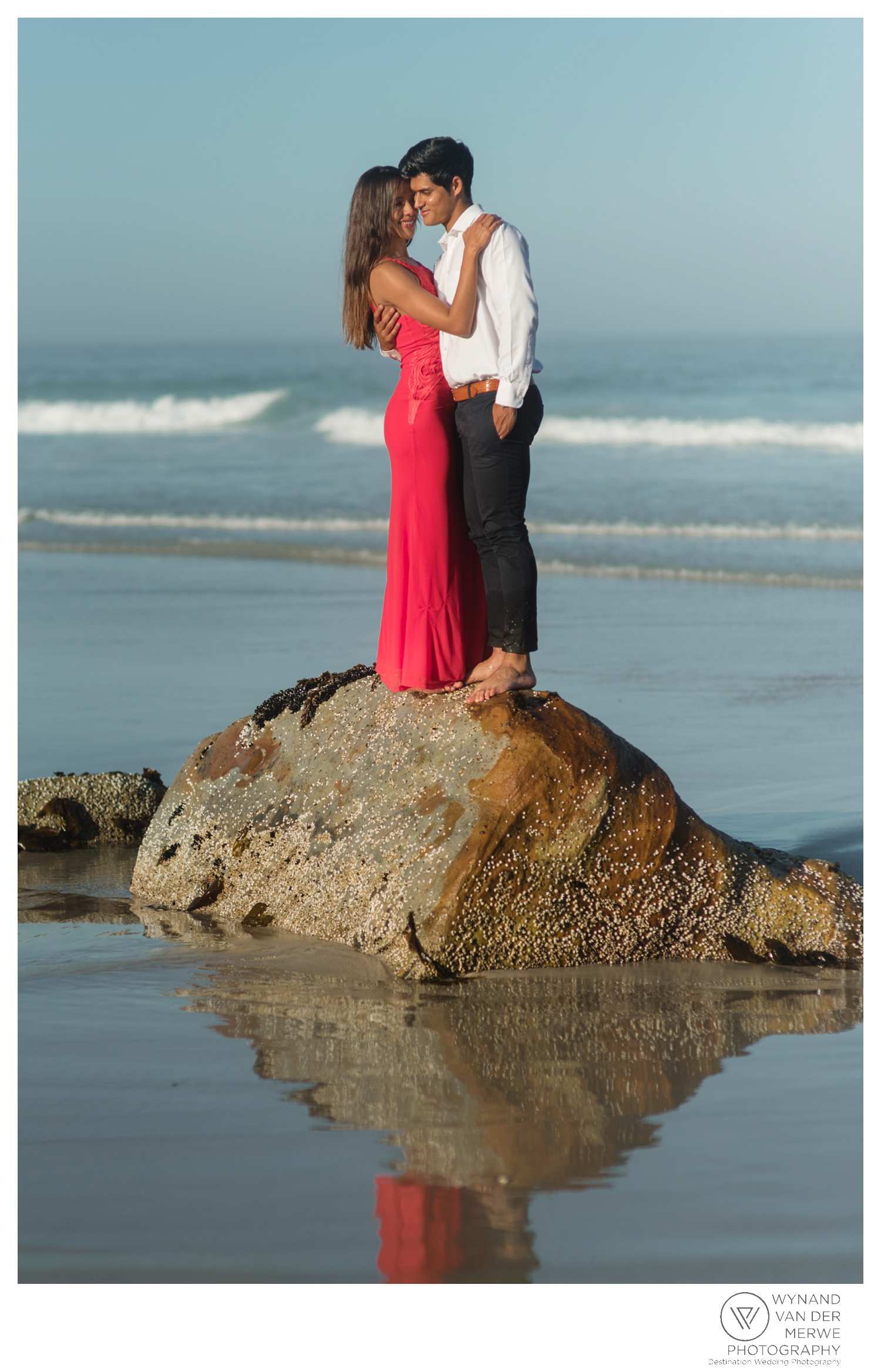 WvdM_engagementshoot_engaged_couple_prewedding_llandudno_cliftonbeach_beach_formal_southafrica_weddingphotographer_greernicolas-85.jpg