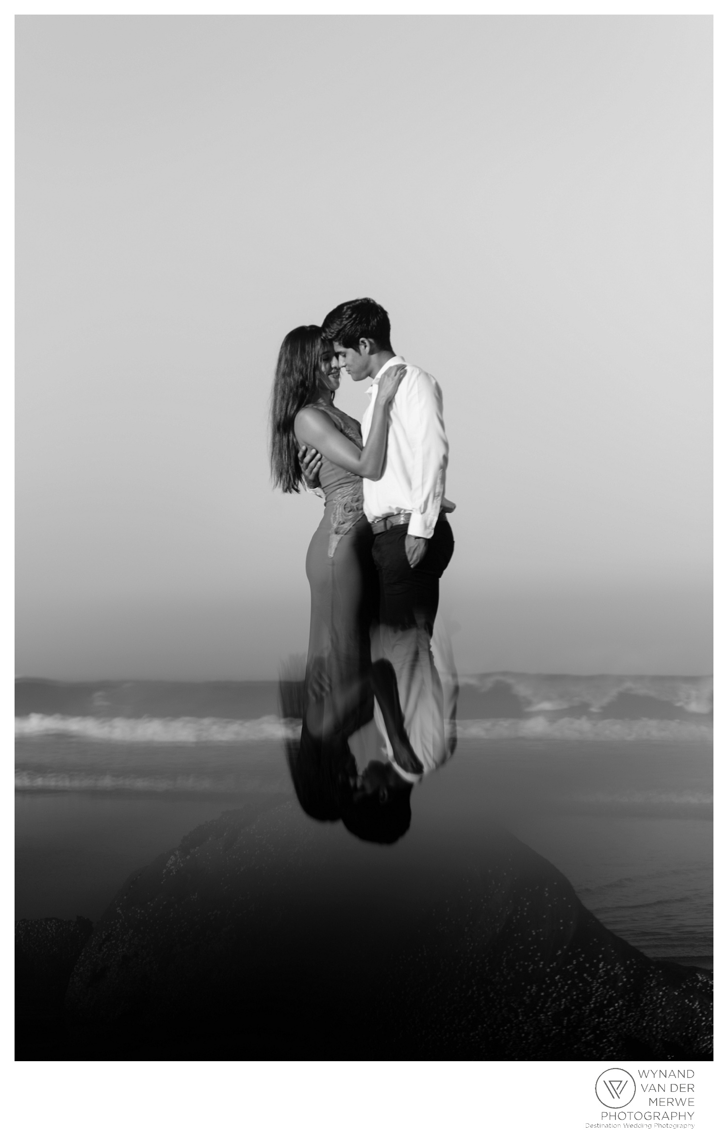 WvdM_engagementshoot_engaged_couple_prewedding_llandudno_cliftonbeach_beach_formal_southafrica_weddingphotographer_greernicolas-87.jpg