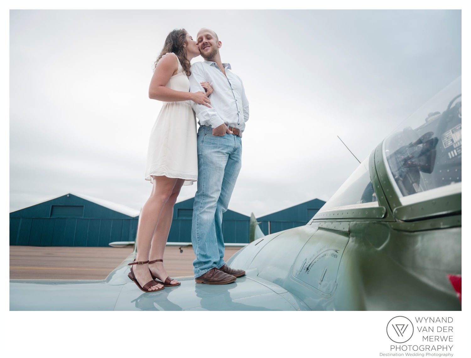 WynandvanderMerwe_weddingphotography_engagementshoot_wonderboomairport_aeroplane_klaasjanmareli_gauteng_2018-3.jpg
