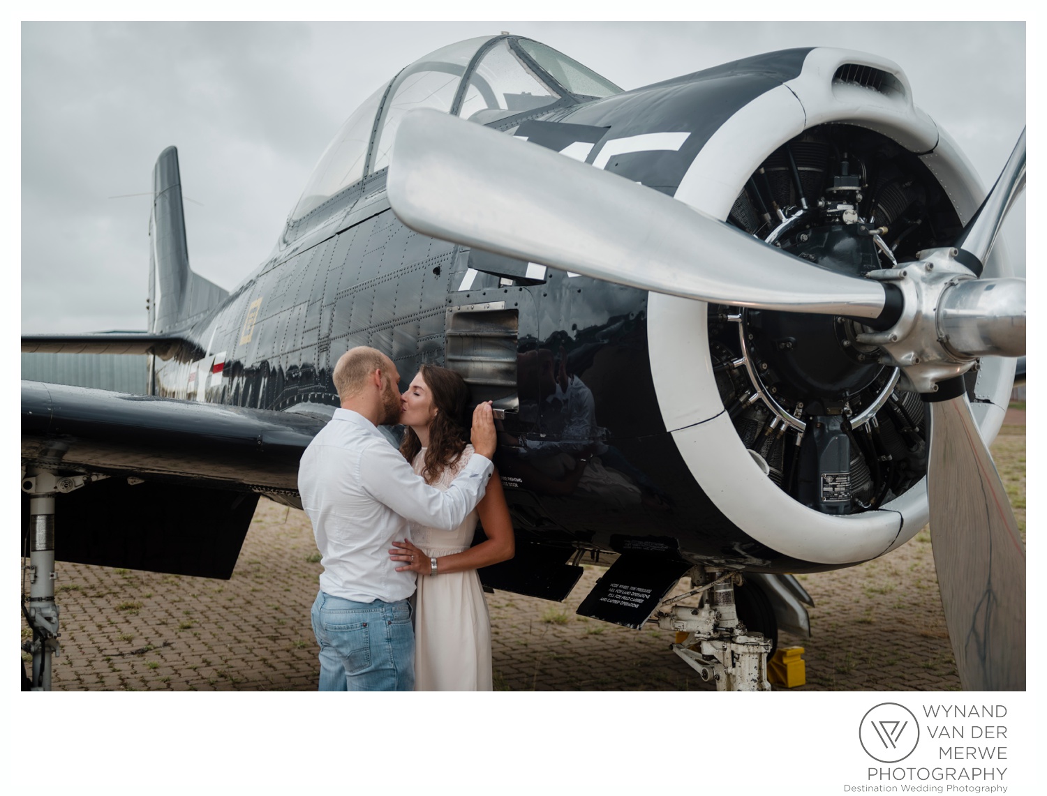 WynandvanderMerwe_weddingphotography_engagementshoot_wonderboomairport_aeroplane_klaasjanmareli_gauteng_2018-5b.jpg