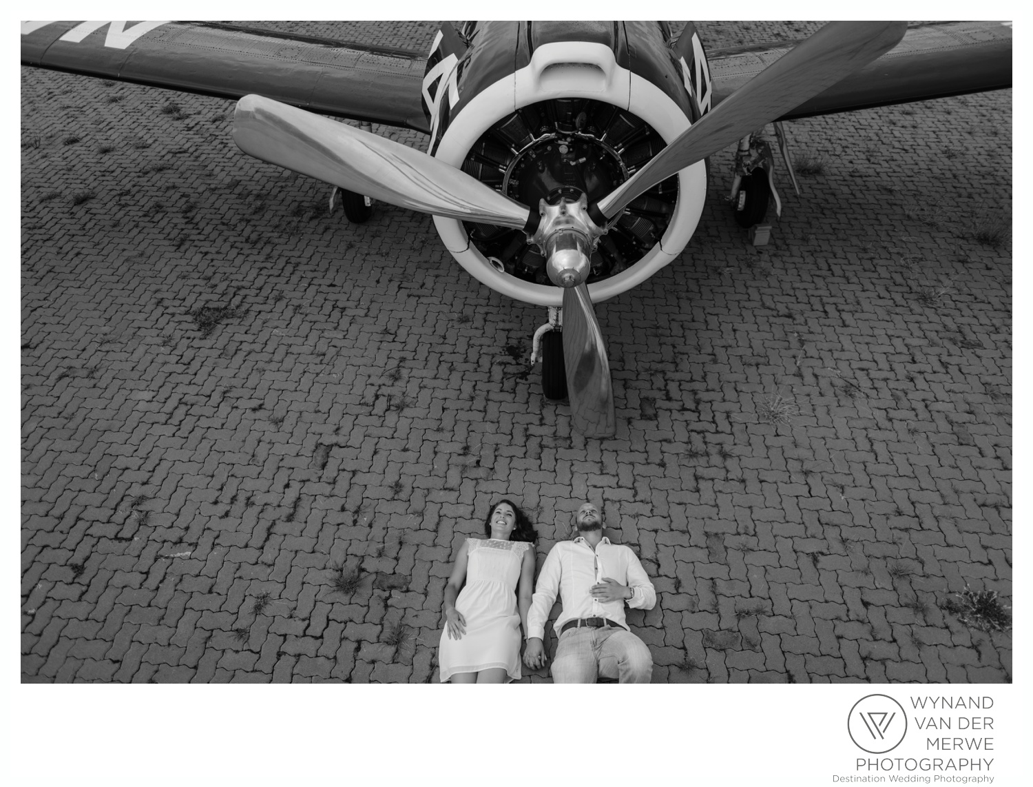 WynandvanderMerwe_weddingphotography_engagementshoot_wonderboomairport_aeroplane_klaasjanmareli_gauteng_2018-7.jpg