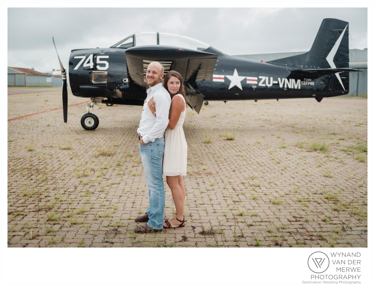 WynandvanderMerwe_weddingphotography_engagementshoot_wonderboomairport_aeroplane_klaasjanmareli_gauteng_2018-8.jpg