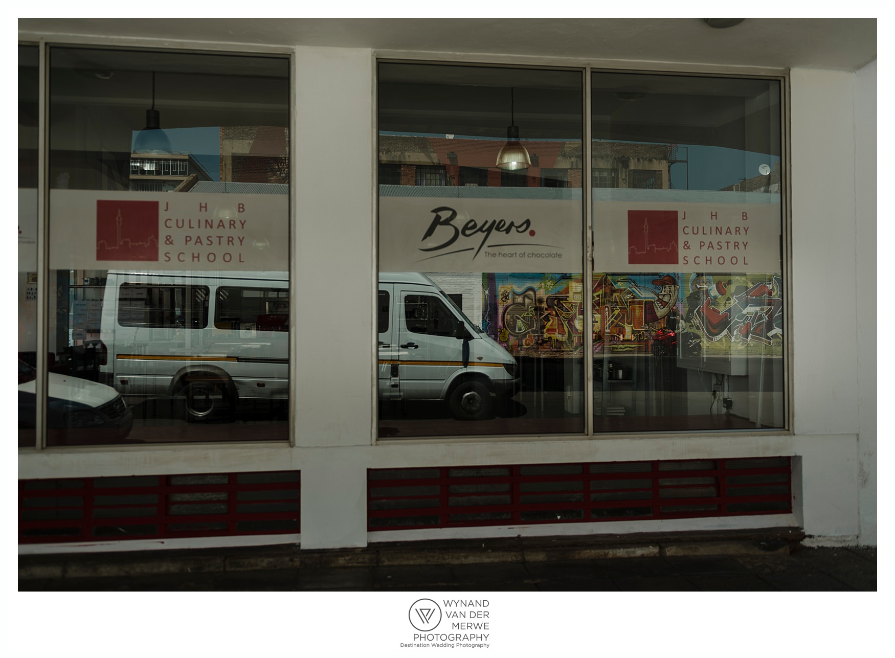 Chris & Marike eshoot in Maboneng