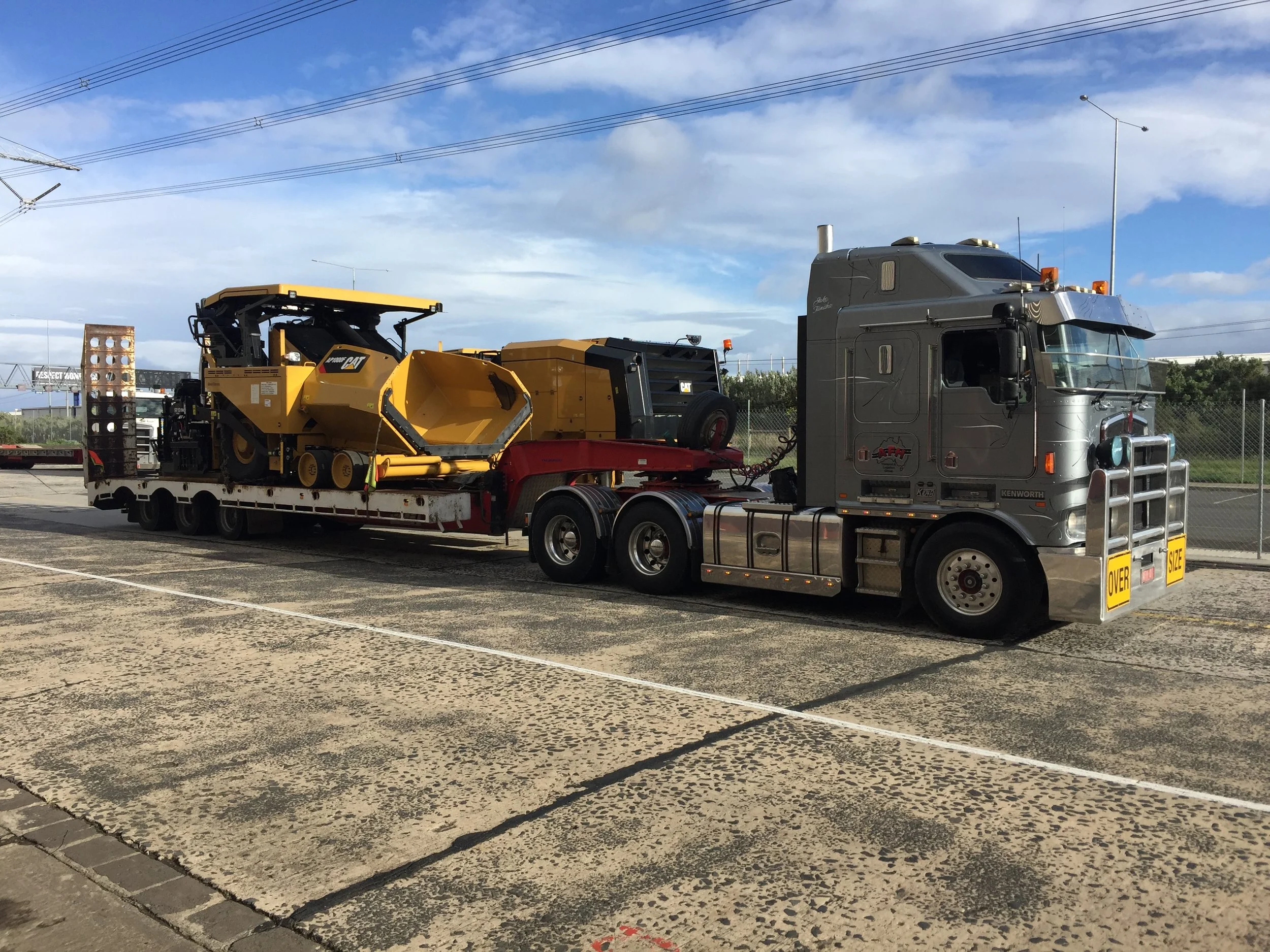 Asphalt Paver to Brisbane.JPG