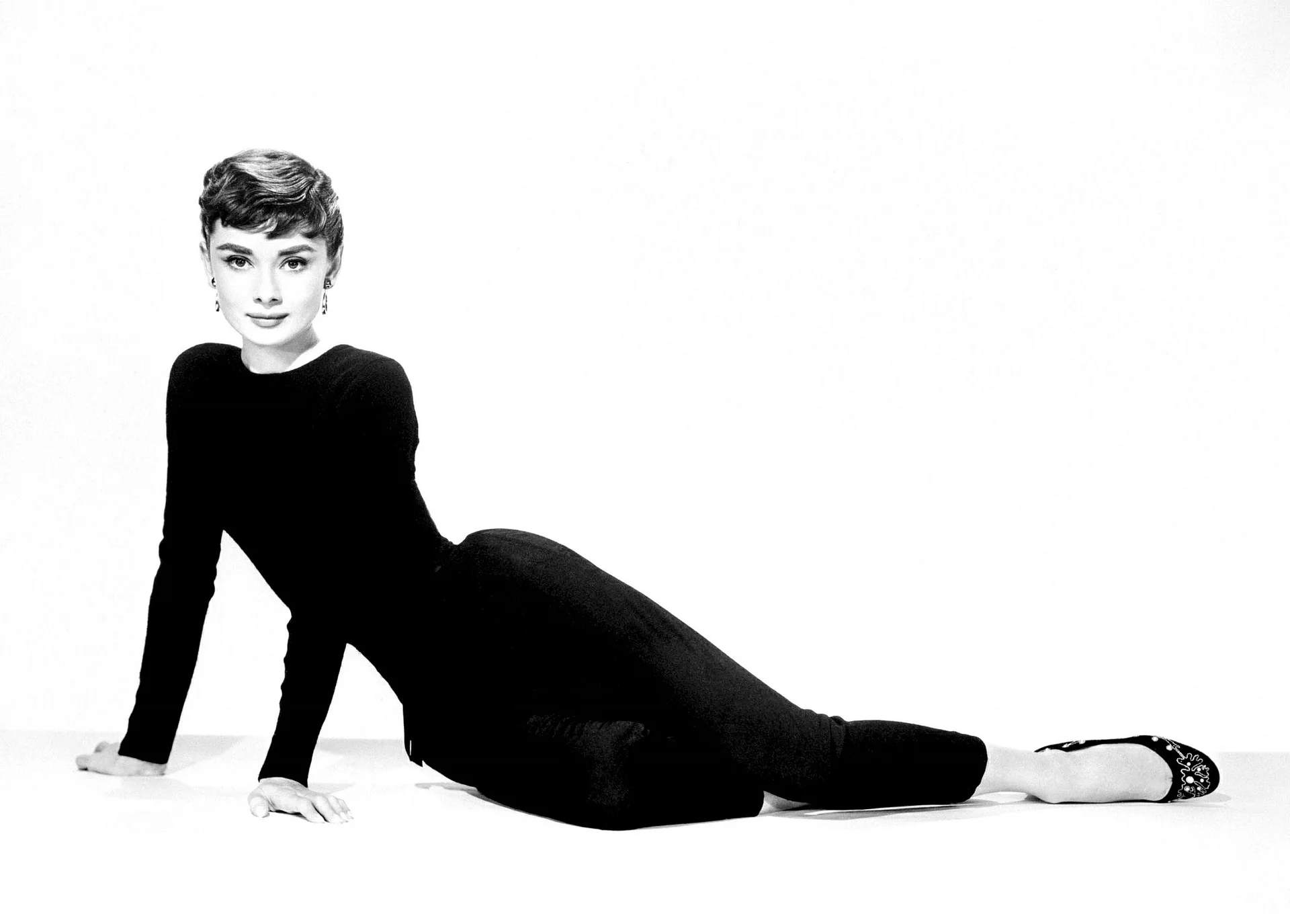 audrey-hepburn-394261_1920.jpg