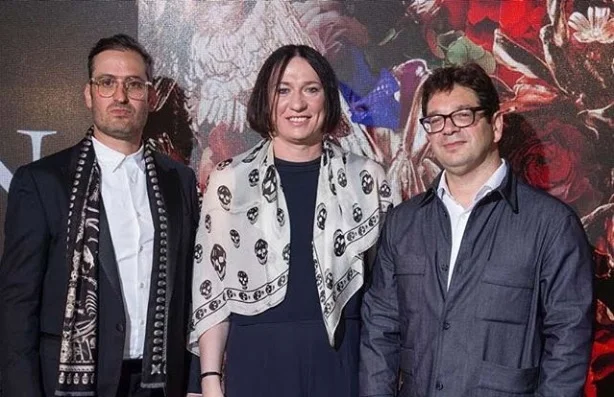 Dee with McQueen colleagues Ian Bonhote and Peter Ettedgui