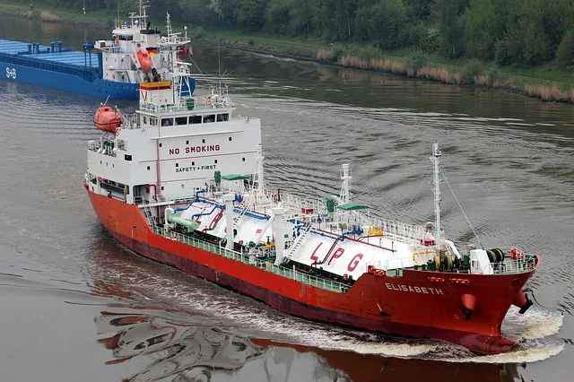 ship-286761_640_mini.jpg