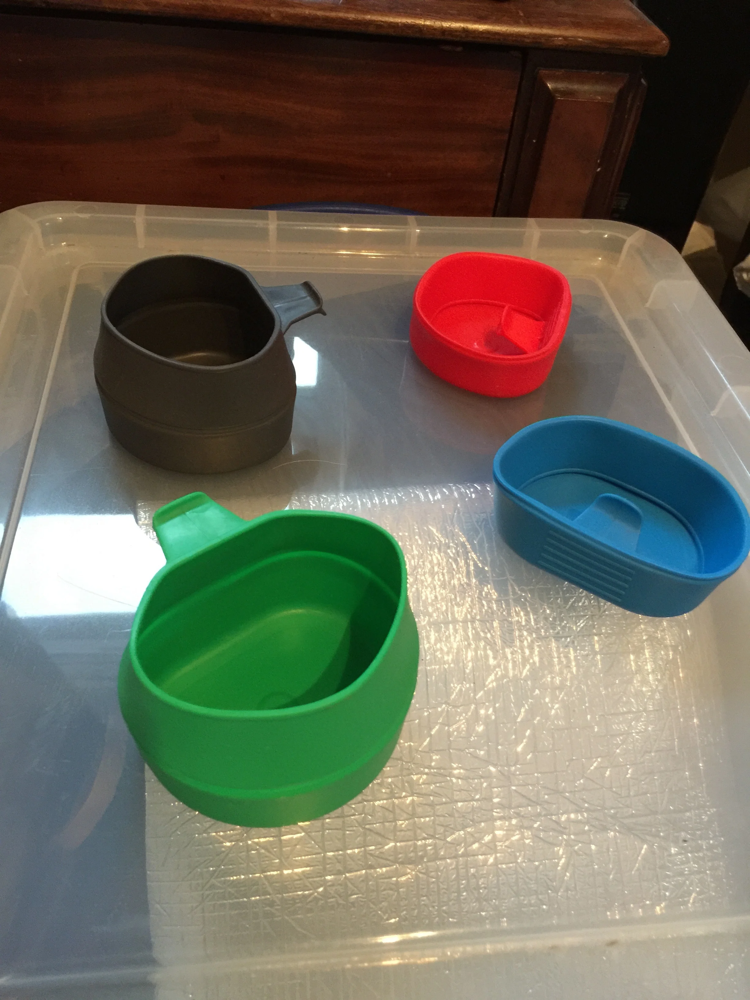 A "clutter" of Cups