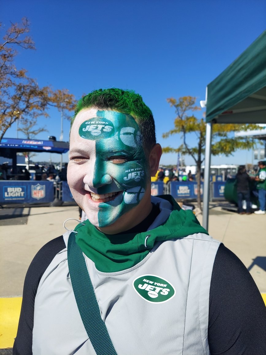 NY Jets Face Paint for Football Game at Metlife Stadium.JPEG
