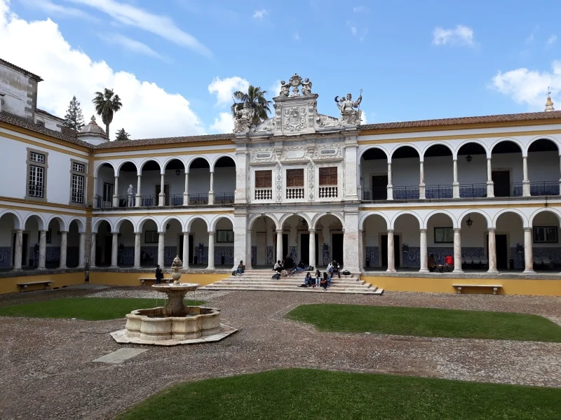 La magnifique université d’Évora, décor prestigieux de la conférence