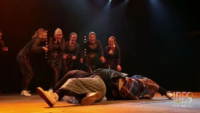 @houseofdancefi's Urban Group performing in Indian Dance Festival 2019 a medley of songs. Choreography: @kristiinabo

#idf19 #indiandancefestival #indiandancefest #Bollywood #bollywooddance #urbanbollywood #dancecrew #dancegroup