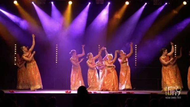 @houseofdancefi Performing Group dancing to Veera Veera, Saarattu Vandiyila and Jadoo Ki Jhappi in Indian Dance Festival 2019. Choreography: Daniel Paul.

#idf19 #indiandancefest #indancefest #hod #houseofdance #bollywooddance #bollywood #dance #danc