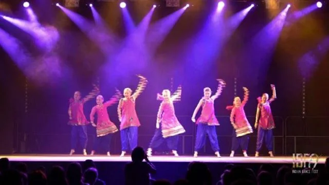 Nach Mayuri, the winners of Indian Dance Festival 2019's dance competition in kids' category performing in The Show Night. Choreography: Ilona Prasher.

#idf19 #indiandancefestival #indiandancefest #Bollywood #bollywooddance #dancecrew #dancegroup #d