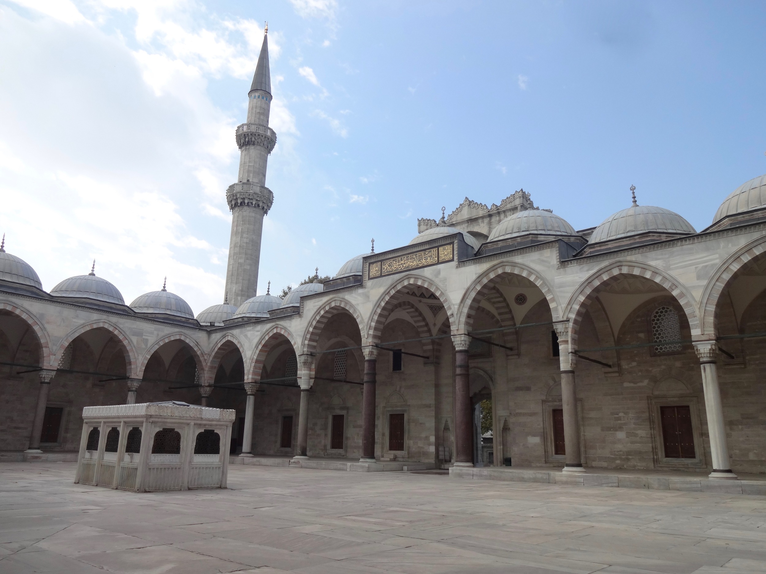 SÜLEYMANIYE MOSQUE IN ISTANBUL, TURKEY - M.QUIGELY