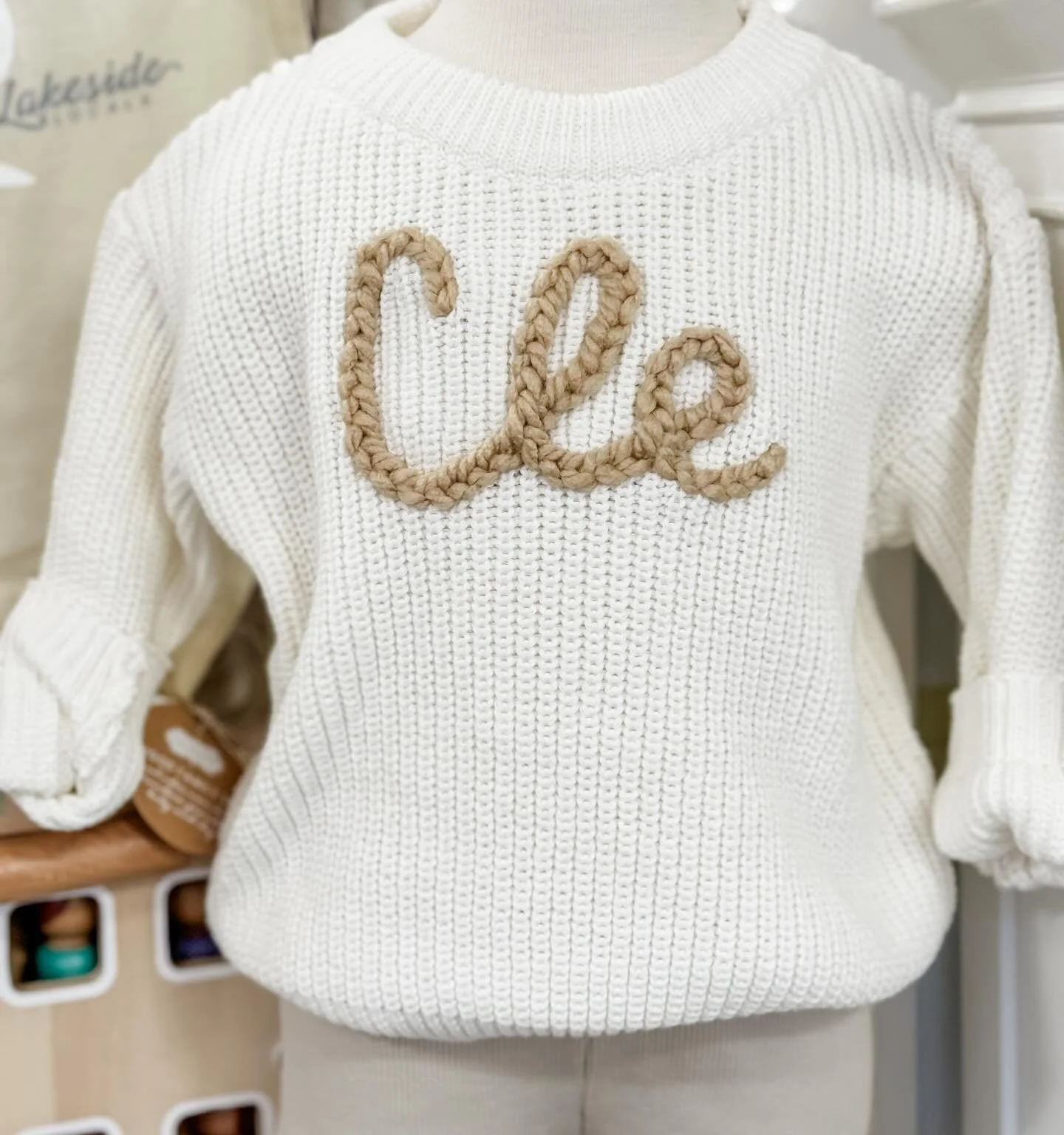 Mommy and me vibes in these adorable Cleveland sweaters from @thecozyrosehandmade 😊💕