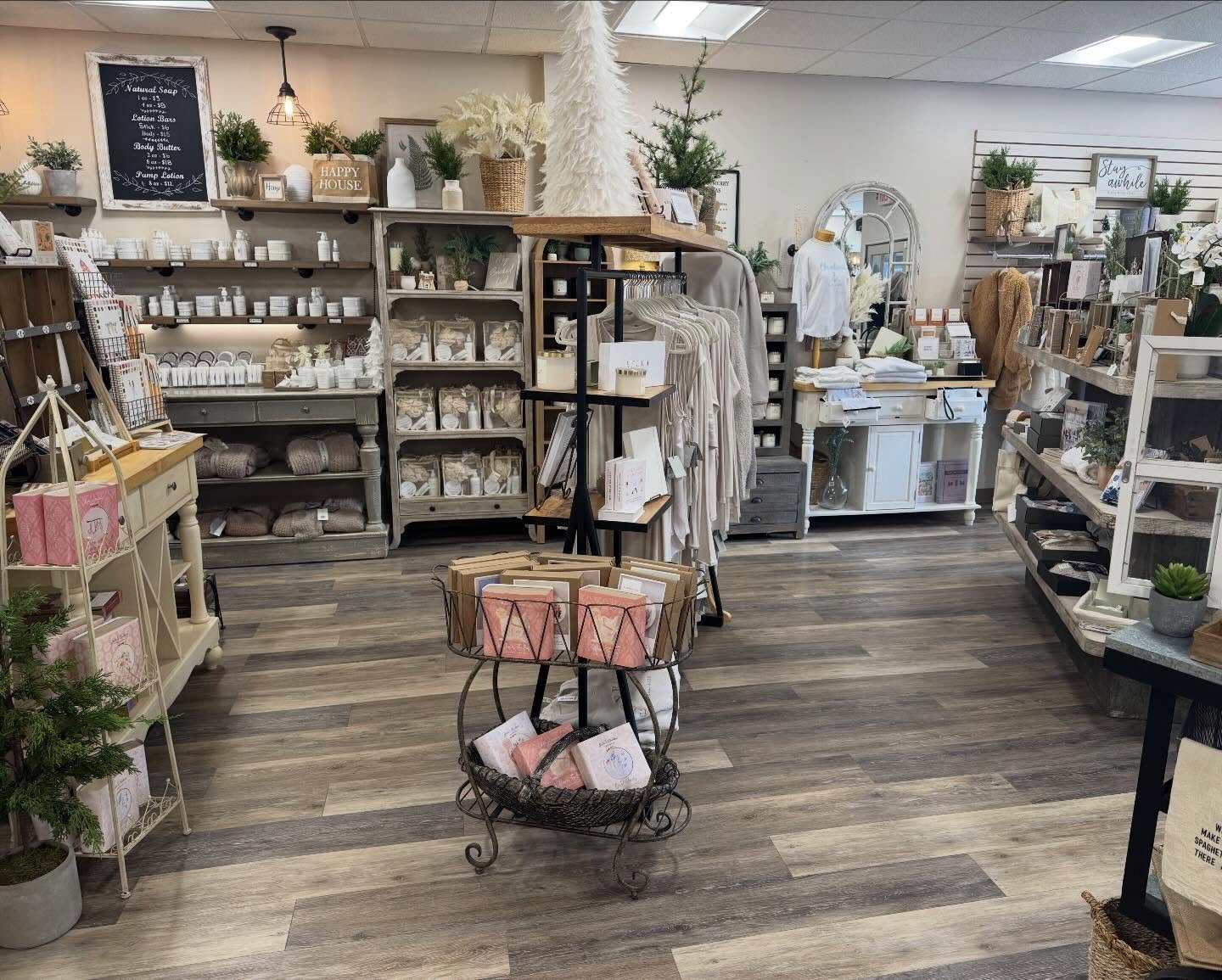 Open today until 2:00 pm!! Shopping 🛍️ 😊💕