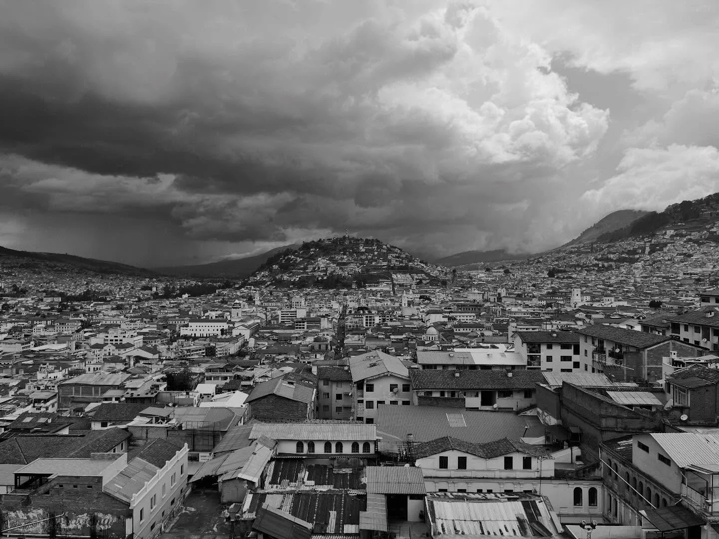 You can look at the horizon and see everything or nothing at all. #leighwords #bnw_photography #bnwmoment #bnwmood #hope