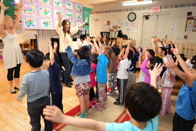 AK with Greenwich Kokusai Gakuen Kids