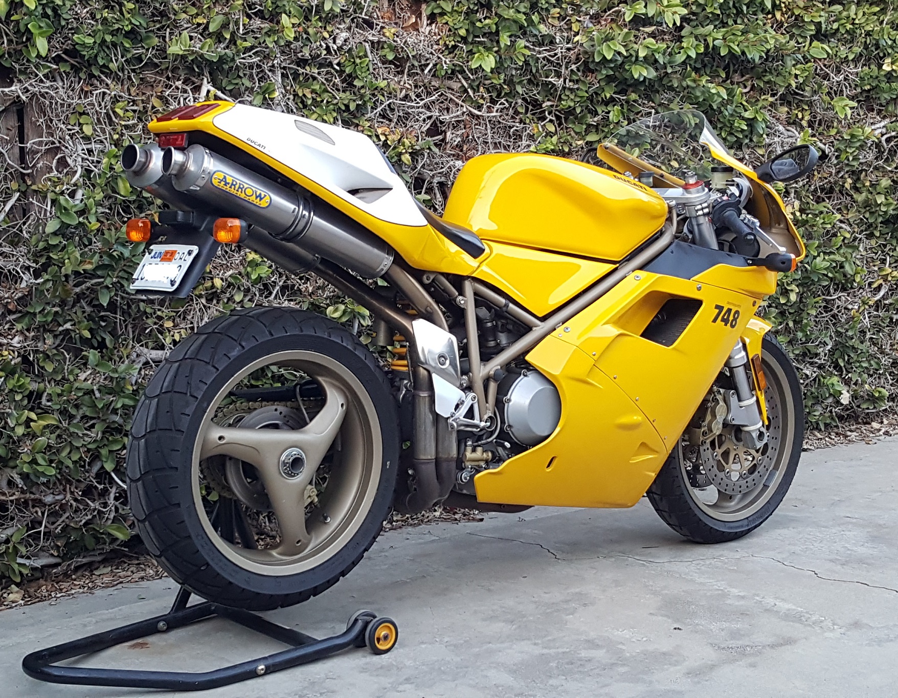 2000 Ducati 748-916 Restored7.jpg