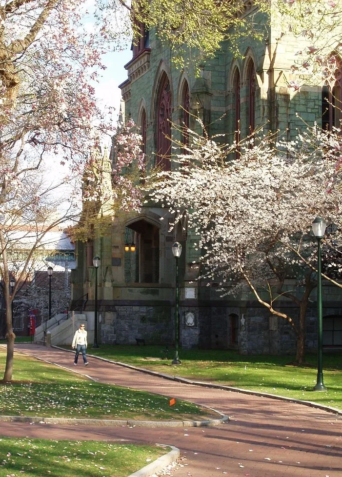 800px-College_Hall.jpg