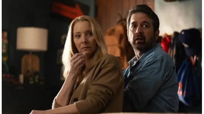 Lisa Kudrow and Ray Romano Spy on Their Own Open House — and Then Things Get Dangerous in First Trailer for Netflix Series ‘No Good Deed’