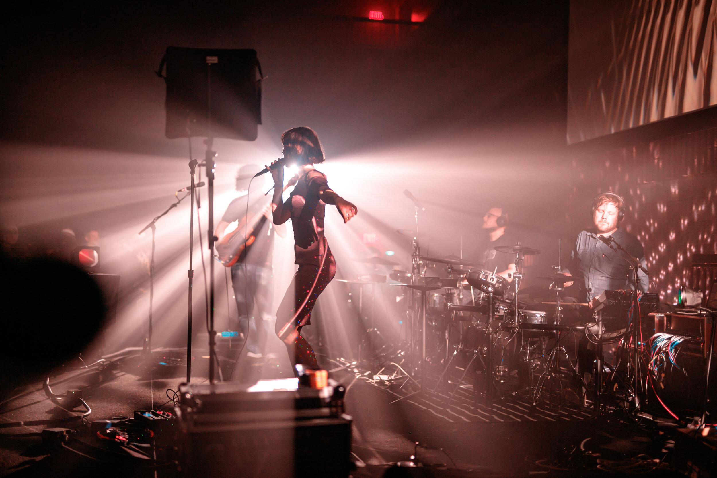  Poliça                                                   Eaux Claires HIVER                                          Wisconsin 