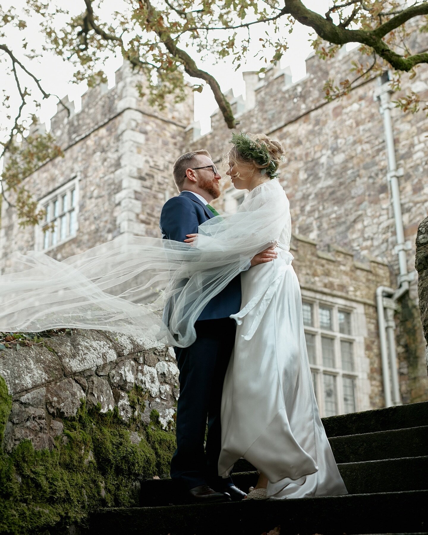 David and Miriam are like something out of a Jane Austen novel in this pic - thank you to that gust of wind which swept her veil up in just the most perfect way. *chefs kiss

#irishweddingphotographer #irishwedding #waterfordcastlewedding